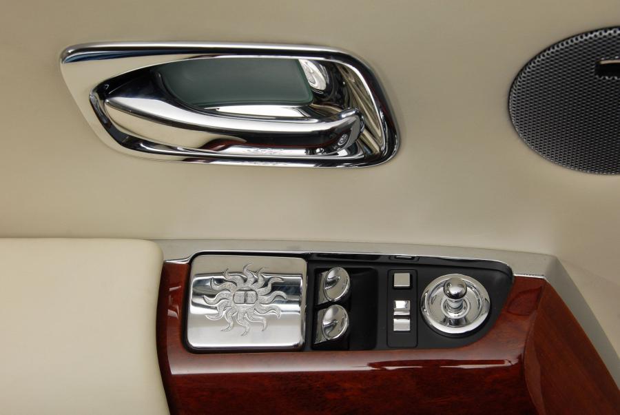 Детали интерьера Pininfarina Hyperion 2009 года  (фото 4 из 13)